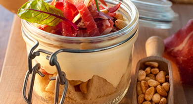 Tiramisu coppa et pignons de pin