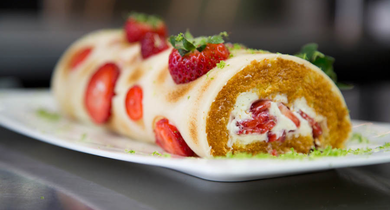 Roulé aux fraises façon fraisier