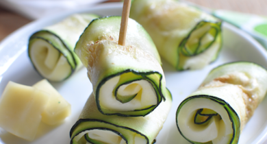 Allumettes de fromage en papillote de courgette