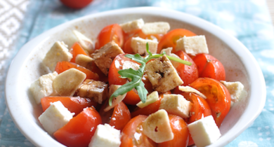 Salade de tomates à la méditerranéenne