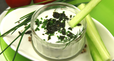 Sauce au yaourt et aux fines herbes