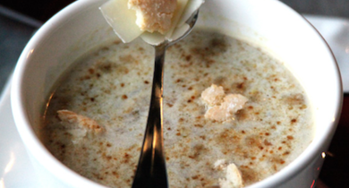 Soupe à l’oignon gratinée au Reblochon
