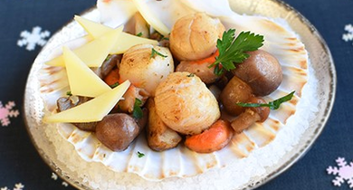 Noix de Saint-Jacques aux champignons et Emmental Président 