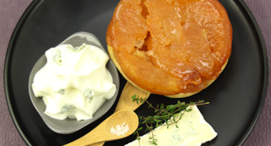 Tartelettes Tatin poires et mousse au Président Le Bleu