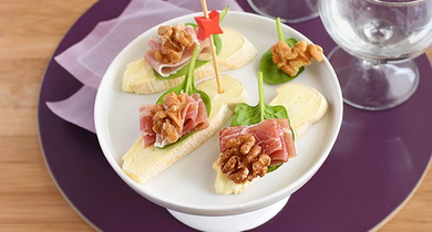 Tartines de reblochon au jambon cru et noix