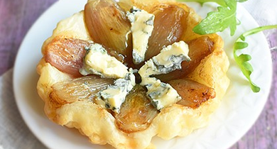 Tatin d'échalotes au Roquefort Société Petit Plaisir