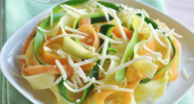 Tagliatelles de pâtes et de légumes
