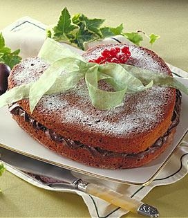 Gateau Au Yaourt Et Son Coeur En Chocolat Envie De Bien Manger