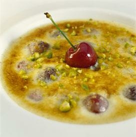 Gratin De Cerises Aux Pistaches Vertes