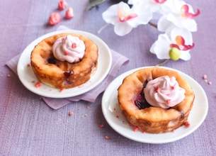 Clafoutis aux cerises et sa chantilly aux éclats de pralines