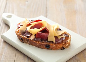 Tartine figues et jambon cru