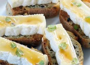 Tartines miel et Brique de Brebis Lou Pérac 