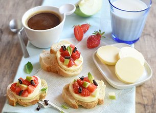 Tartines aux fruits frais