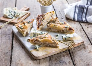 Tarte au Roquefort AOP Société aux poires et aux noix