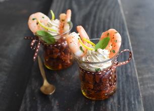 Verrines de Gambas sur Tartare de Tomates Confites et Chantilly au Piment