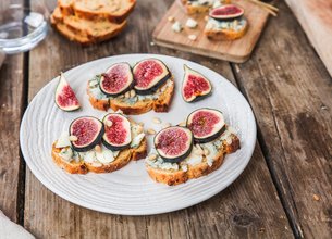 Tartine au Roquefort Société et aux figues