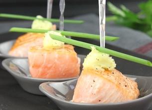 Bouchées de saumon rose et son beurre au wasabi