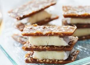 Millefeuille de poivre et sésame au camembert Lanquetot
