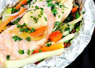 Duo de produits de la mer en papillote