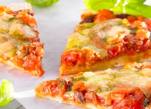 Pizza au saumon et pesto