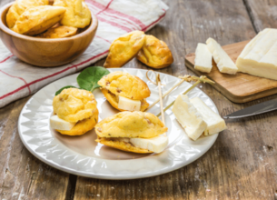 Madeleines aux lardons et Brique de brebis Lou Pérac