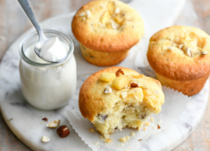 Muffins au Yaourt à la Vanille, aux Pommes Confites & Noisettes 