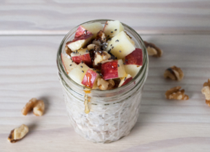 Porridge au skyr, pommes et aux noix