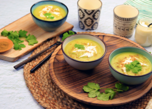 Petites soupes de fèves et coriandre