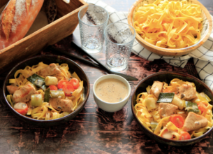 Blanquette de dinde, sauce forestière et tagliatelle fraîche