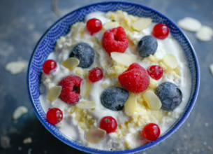 Porridge crémeux aux Fruits rouges & Amandes
