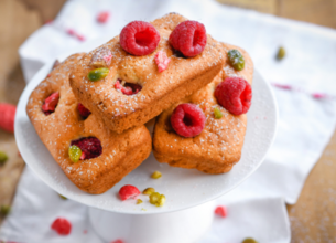 Gâteau au Yaourt, Framboises, Pistaches, Pralines roses
