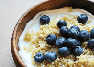 Parfait de quinoa aux myrtilles
