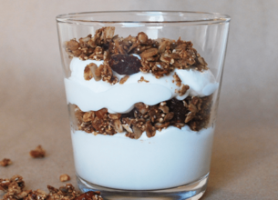 Parfait au skyr siggi’s et au granola 