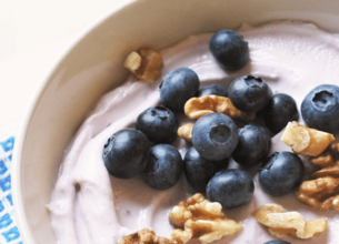 Parfait aux myrtilles et aux noix