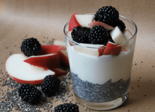 Parfait aux mûres et aux pêches