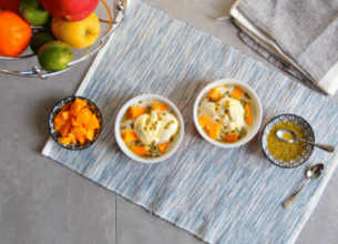 Crème glacée au yaourt, coulis  Fruits de la passions 