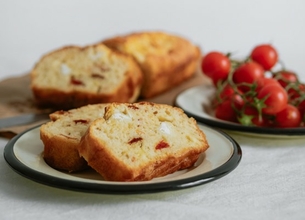 Cake à la Feta et aux tomates séchées