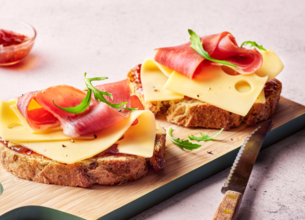 Tartine figue jambon cru et Leerdammer
