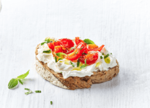 Tartine fraicheur Labné et tomates