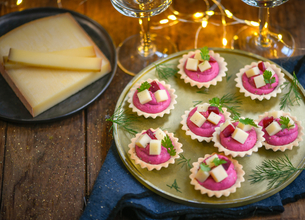 Petites tartelettes à la mousse de betterave & Comté Président