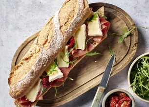 Sandwich jambon de pays et camembert
