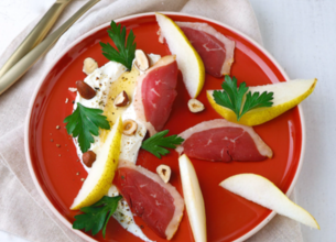 Labné Président poivre, poire, noisettes et magret fumé