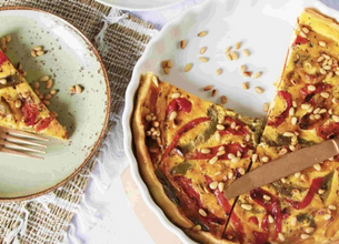 Tarte aux trois poivrons confits et pignons de pin