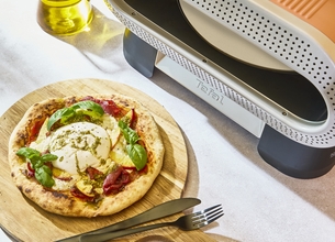 Pizza Bresaola, Nectarine & Burrata Galbani