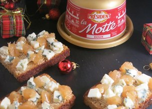 Canapés de pain d'épices, Motte Président, Roquefort et pâte de coing