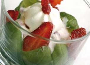 Verrine de fraises/basilic et meringue