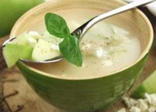 Ajo Blanco (soupe à l'ail froide)
