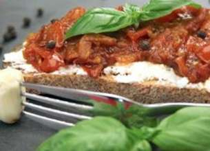 Bruschetta de tomates rôties à la ricotta 