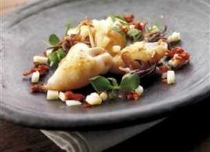 Calamars farcis au P'tit Basque Istara, rôti à la plancha