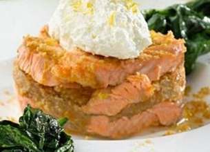 Croustillant de saumon au pain d’épice et fondant d'épinards